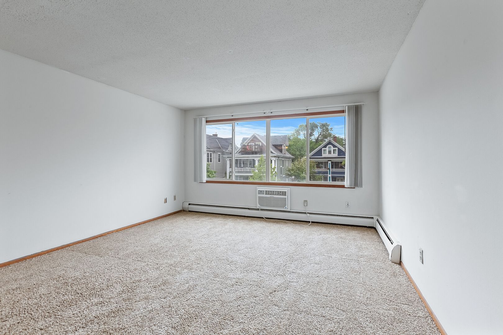 Minneapolis Apartment: 2417 Garfield Ave