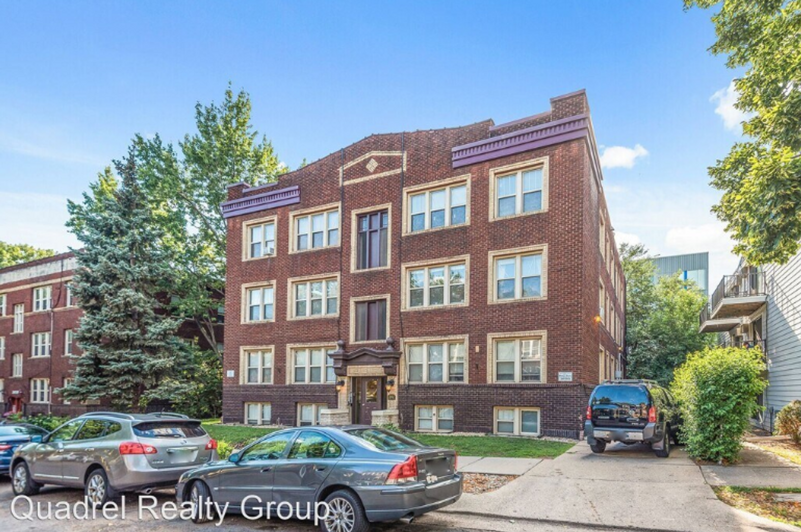 Minneapolis Apartment: 2400 Harriet Ave