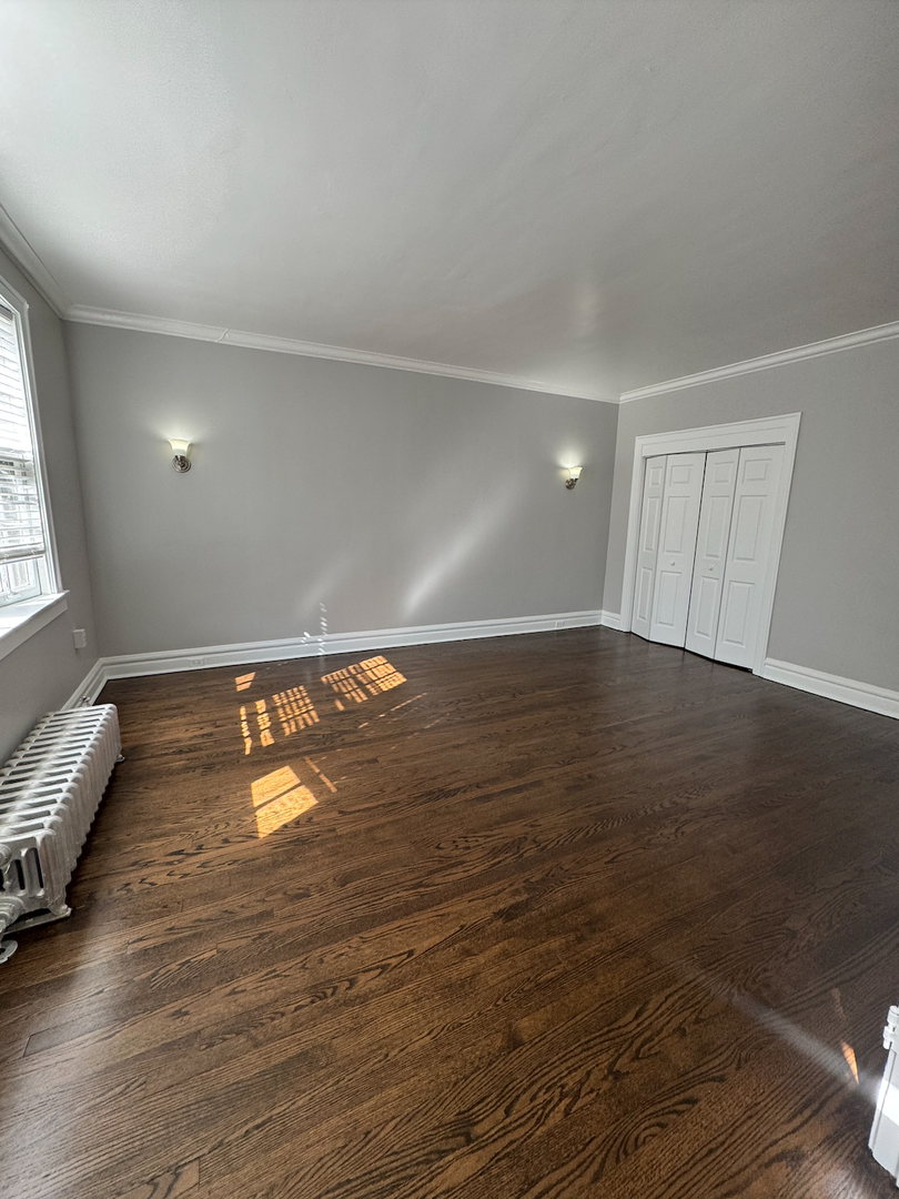 Evanston Apartment: 1000-1010 Hinman Avenue