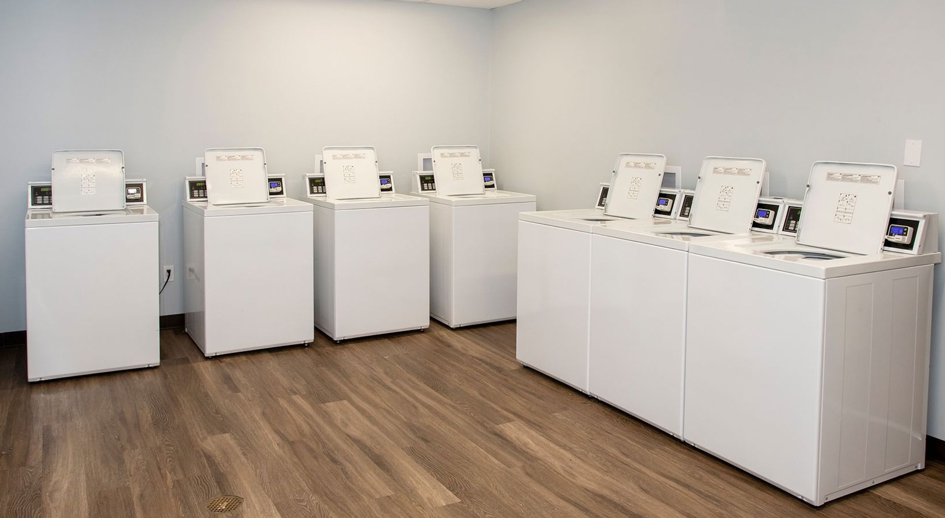 Minneapolis Apartment: 127 W Grant St