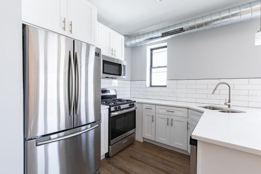 1106 W Newport – photo 1