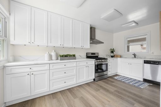 Showing Times: to schedule a viewing, please contact us – photo 1