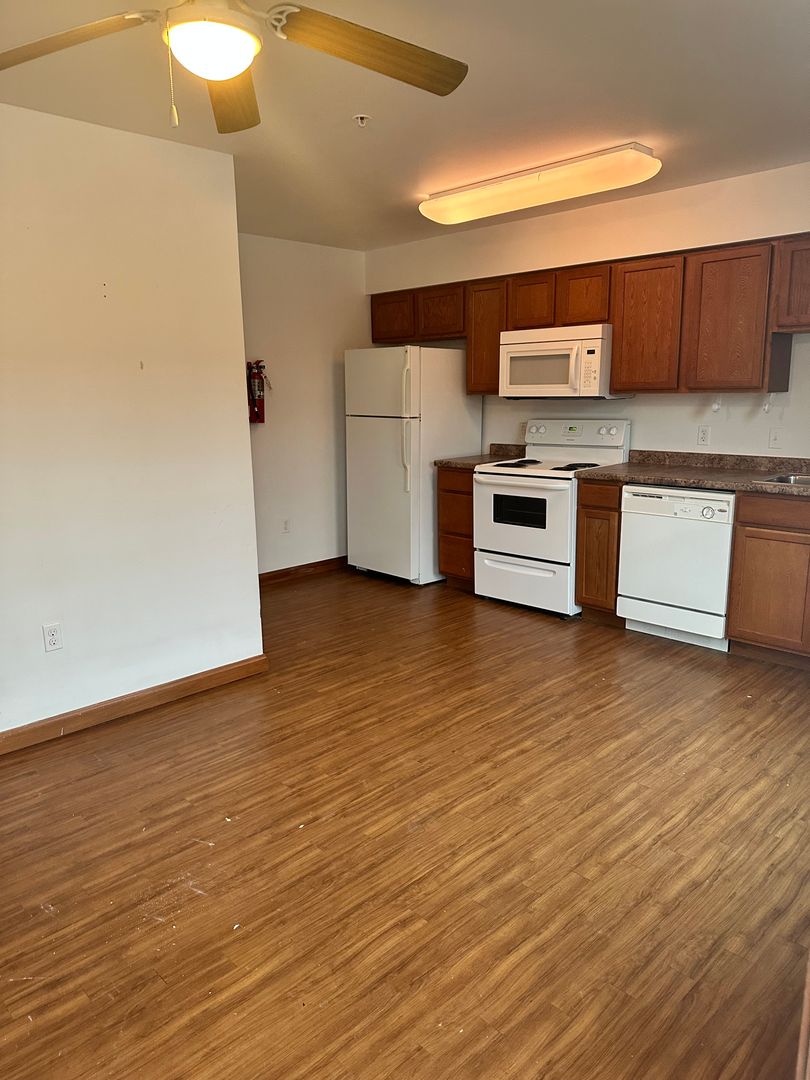 California Townhome: 131 Spring Way