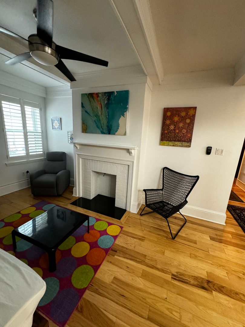 Pittsburgh Apartment: 4761 Liberty Avenue