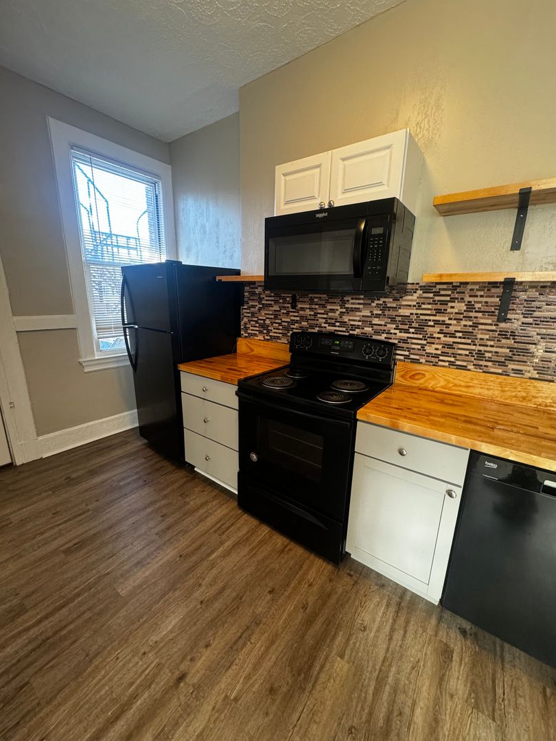 Pittsburgh Apartment: 254 S. Mathilda St.