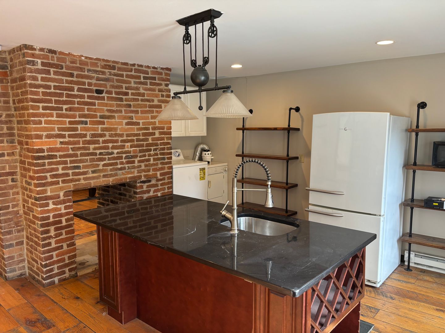 Pittsburgh House: 607 Middle Street