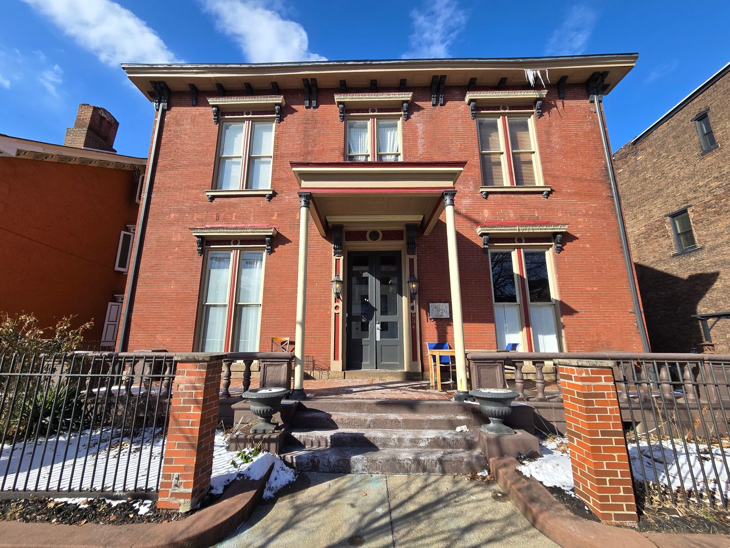 Pittsburgh Apartment: 934 Western Avenue