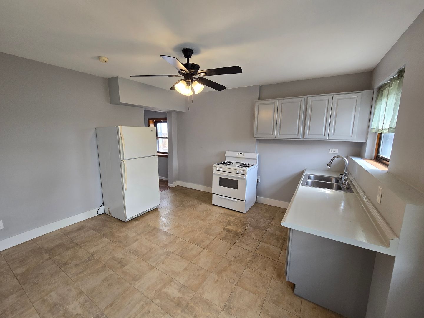 Pittsburgh Apartment: 1535 Lowrie Street