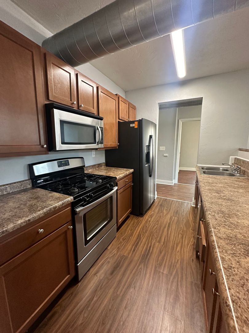 Pittsburgh Apartment: 1021 East Carson Street