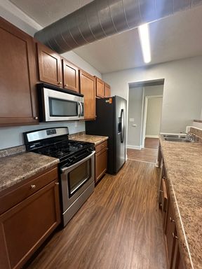SPACIOUS SOUTH SIDE RETREAT WITH MODERN COMFORT - AVAIL NOW! – photo 1