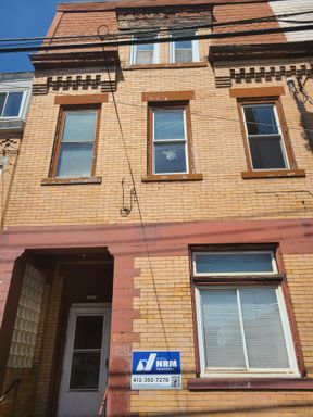 HUGE 6-Bedroom House in the Heart of Pitt’s Off-Campus Area – Walk to Campus! – photo 1