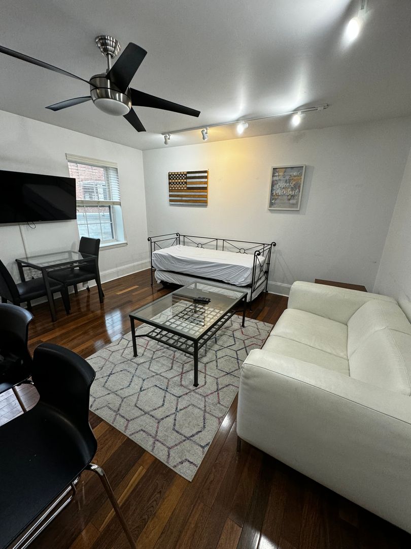 Pittsburgh Apartment: 4761 Liberty Avenue