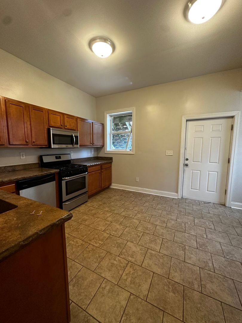Pittsburgh Apartment: 7218 Meade Street