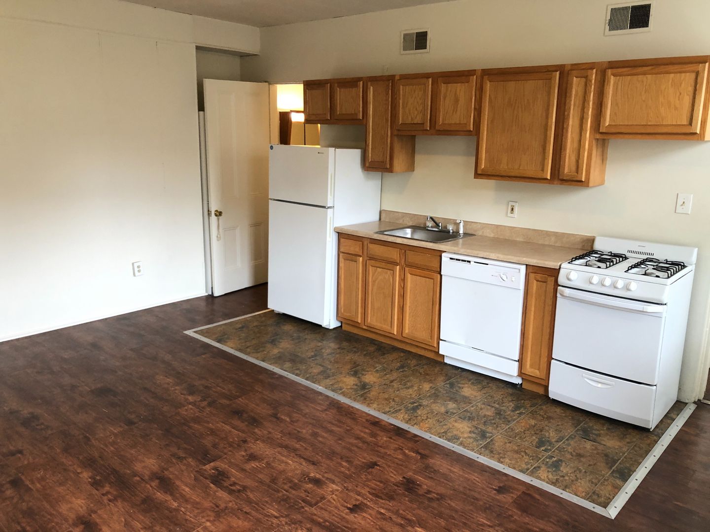 Pittsburgh Apartment: 4521 Center Avenue