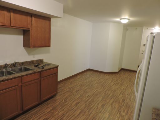 PERFECT RIVERFRONT 1 BEDROOM APARTMENT WITH A BONUS OFFICE ROOM AVAILABLE NOW!