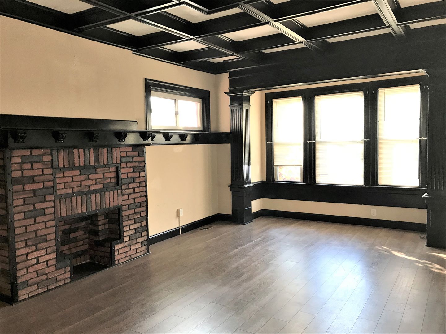 Pittsburgh Apartment: 322 Roup Avenue