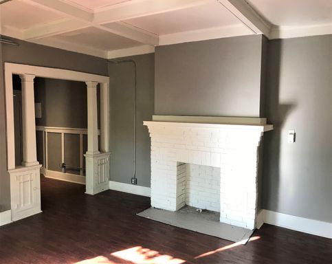 SPACIOUS & BRIGHT 2 BEDROOM OR 1 BEDROOM + OFFICE IN EAST END – IN-UNIT LAUNDRY & PET FRIENDLY! – photo 1