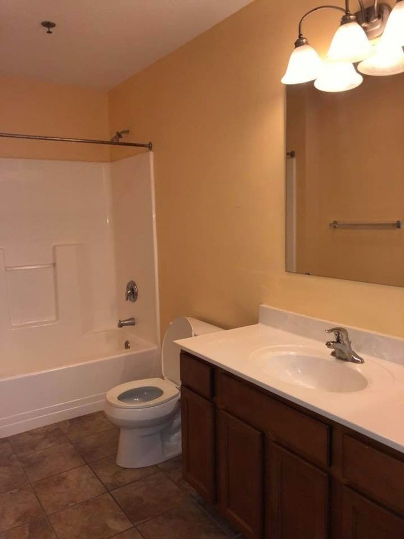 California Apartment: 57 Temperance Way