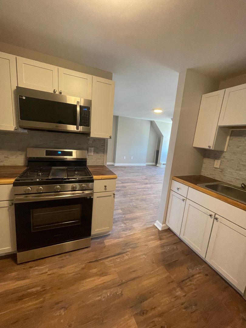 Pittsburgh Apartment: 742 N. Negley Ave