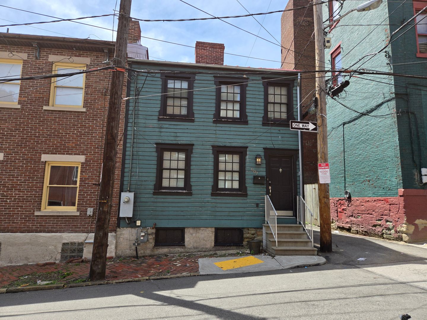Pittsburgh House: 607 Middle Street