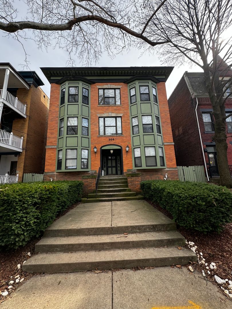 Pittsburgh Apartment: 205 South Millvale Avenue