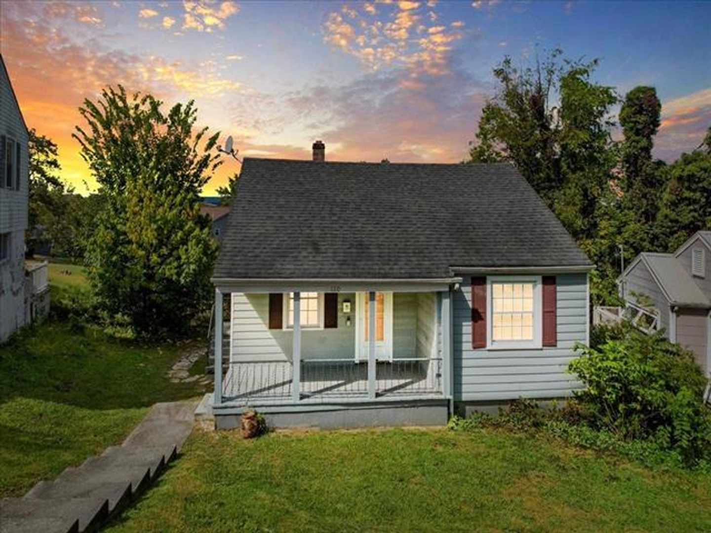 Radford House: 120 Monroe Street