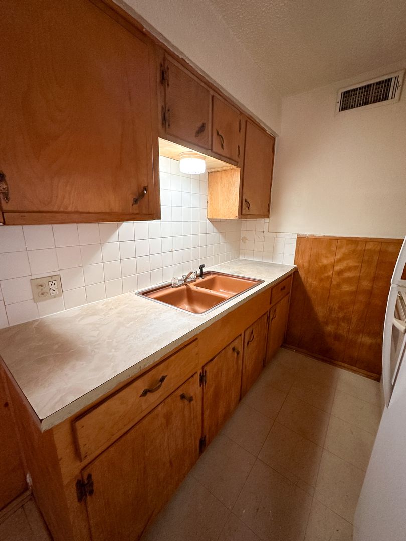 300 NW 17th Street Apt 4, Mineral Wells, TX 76067