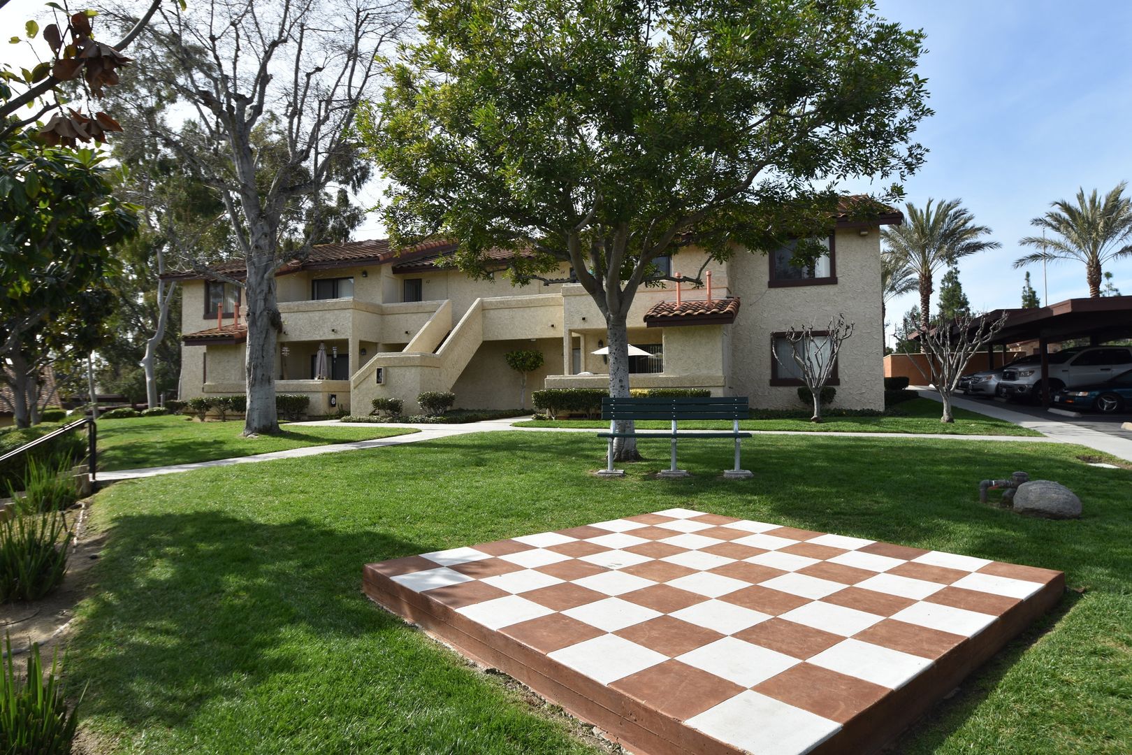 Vista Apartment: 1617 Live Oak Road