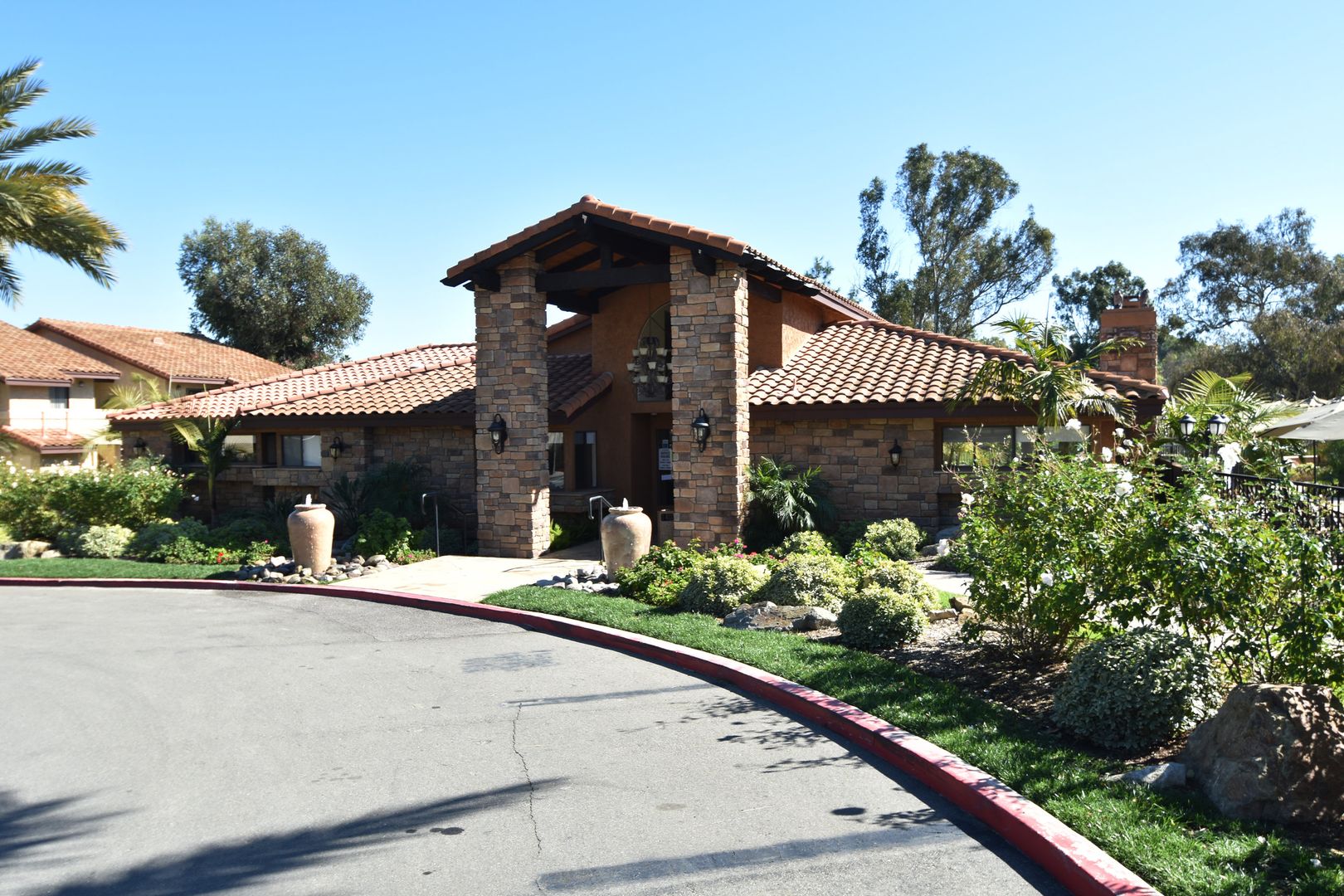 Vista Apartment: 1617 Live Oak Road