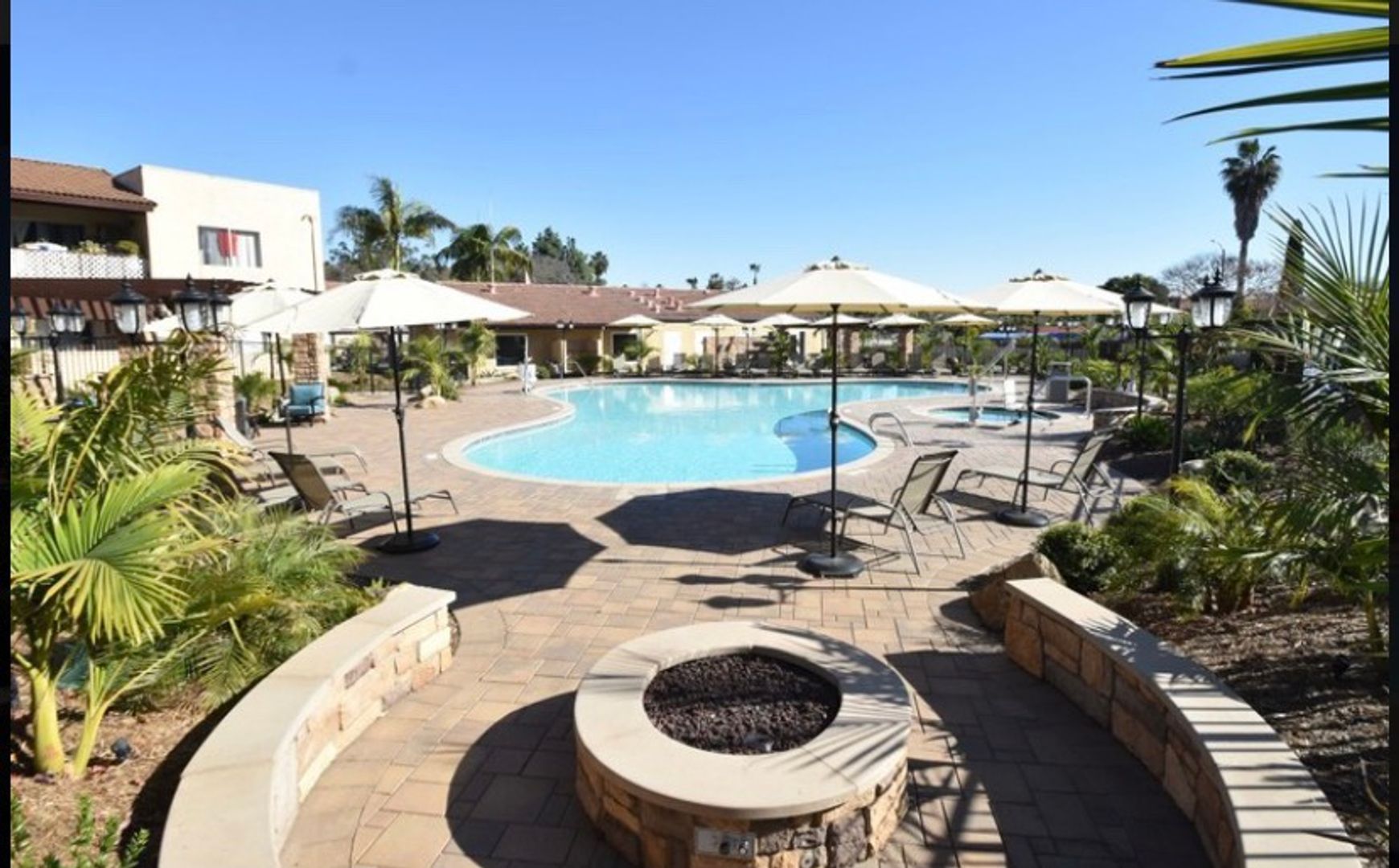 Vista Apartment: 633 Ascot Dr.