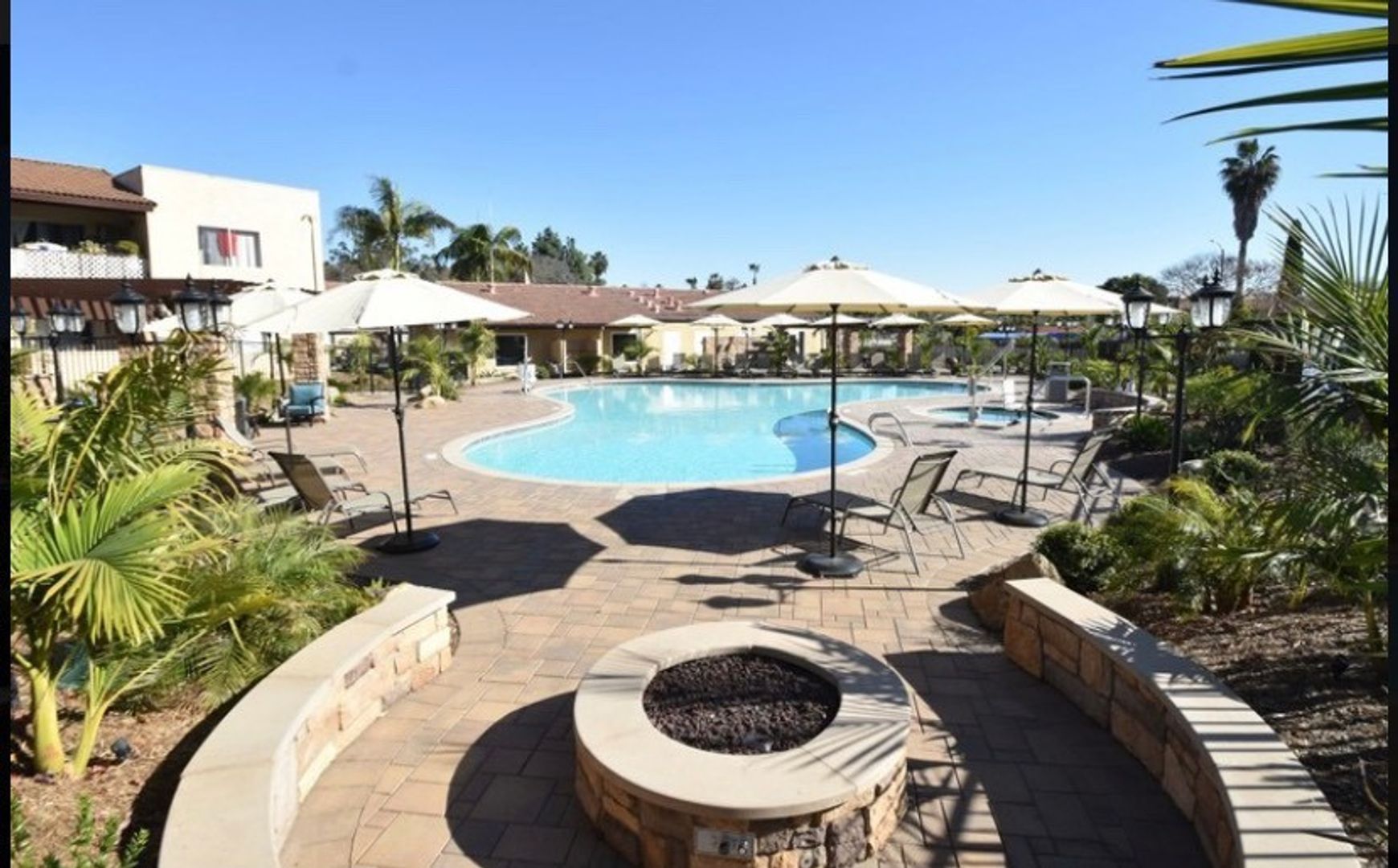 Vista Apartment: 633 Ascot Dr.