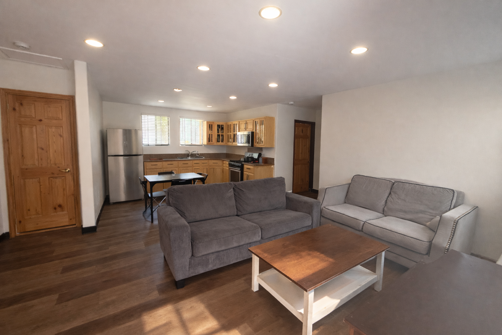 Los Angeles Apartment: 1287 W 36th Place