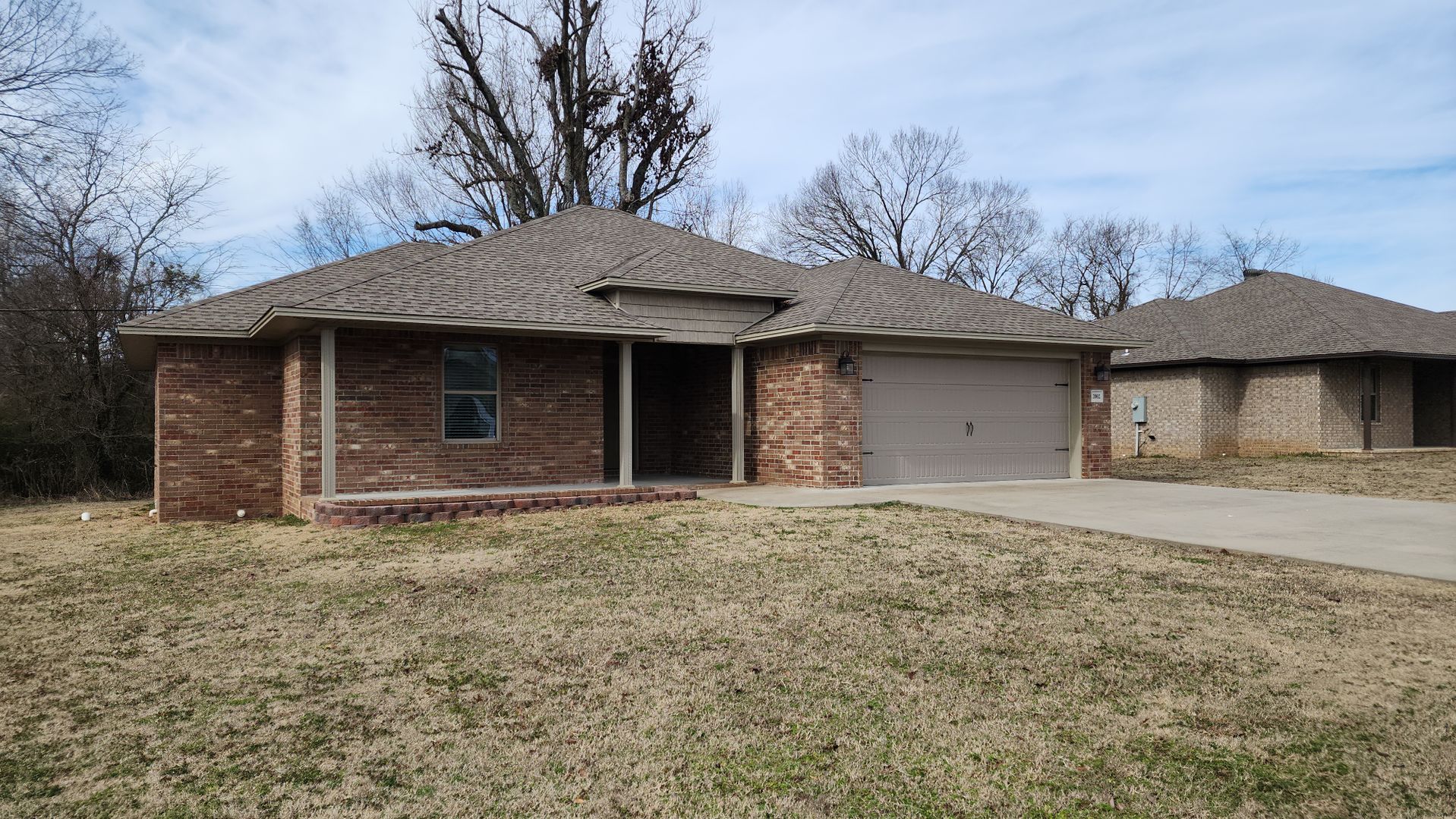 Russellville House: 2002 S Frankfort Ave