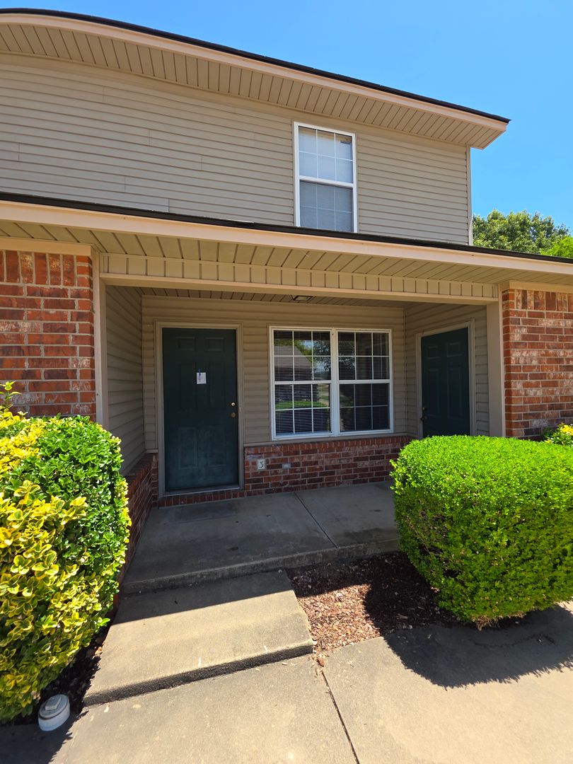 Russellville Apartment: 208 East F Street #1