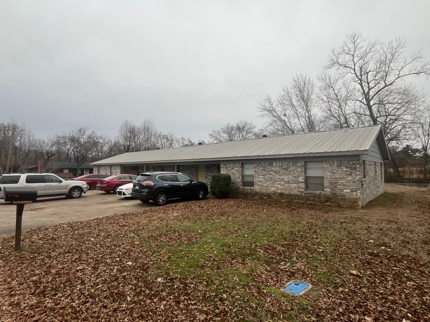 Russellville Apartment: 702 East 11th ST