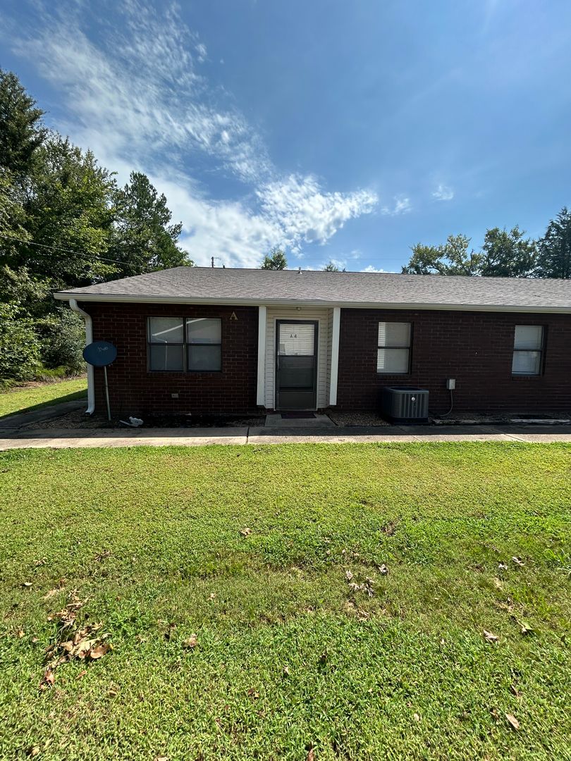 Dover Apartment: 72-112 Sequoya Dr.