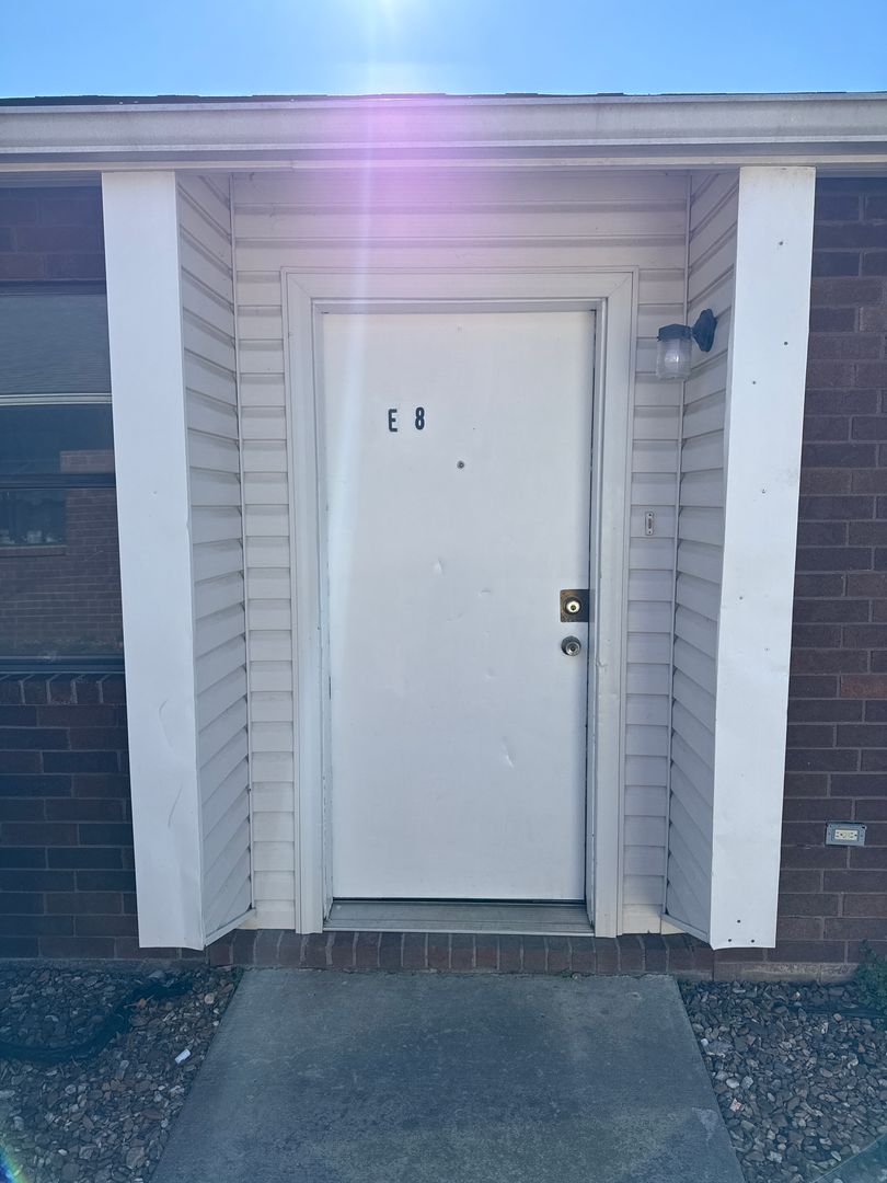 Dover Apartment: 72-112 Sequoya Dr.