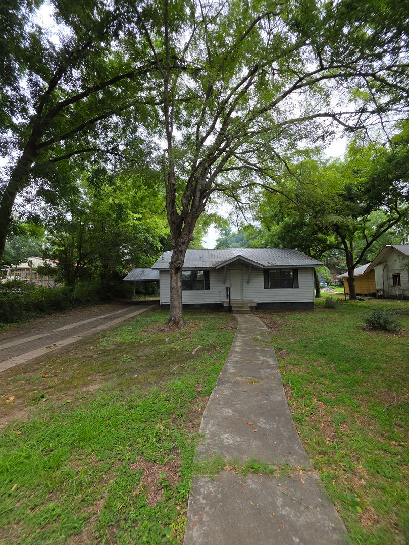 Atkins House: 808 NW 1st St