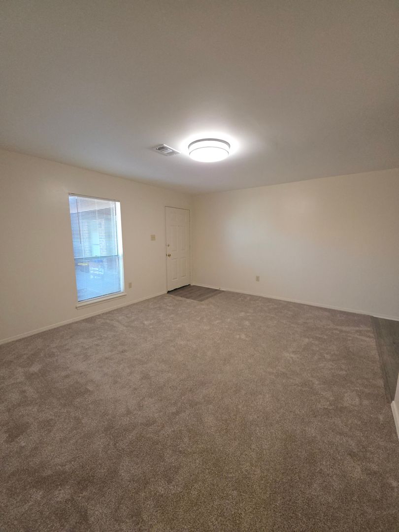 Russellville Apartment: 1009-1023 W. 12TH