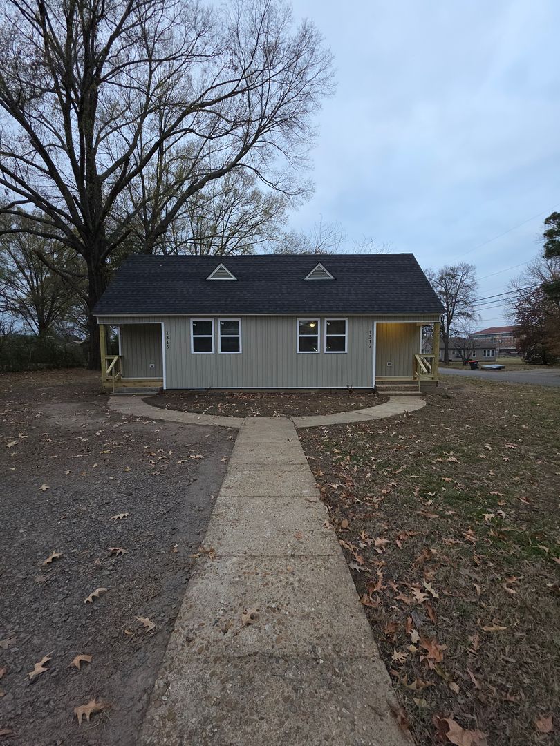 Russellville Apartment: 1315-1317 N. Boston Pl