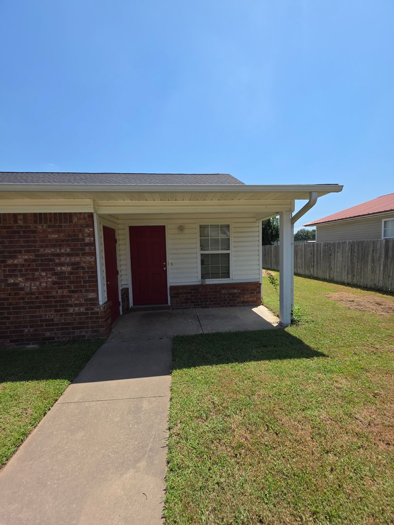 Russellville Apartment: 1015 S. Glenwood 1 - 4