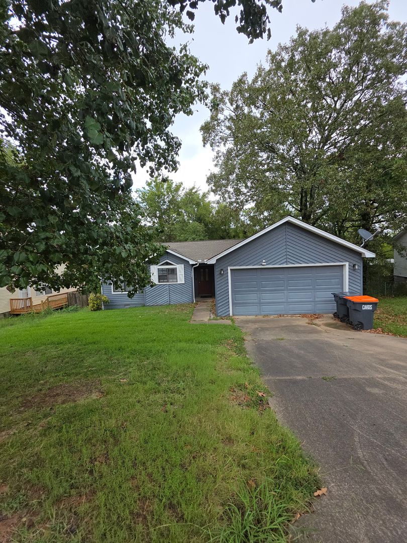 Russellville House: 408 Austin Circle