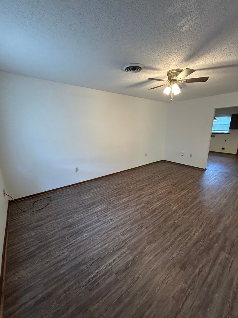 Russellville Apartment: 501 - 507 East E St.