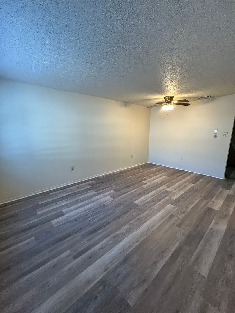 Russellville Apartment: 301 N Joplin Ave