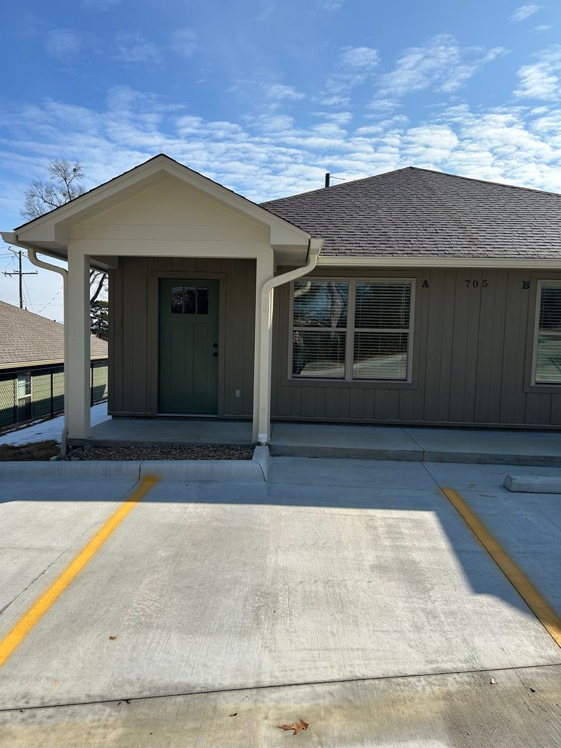 Russellville Apartment: 705 West 12th St.