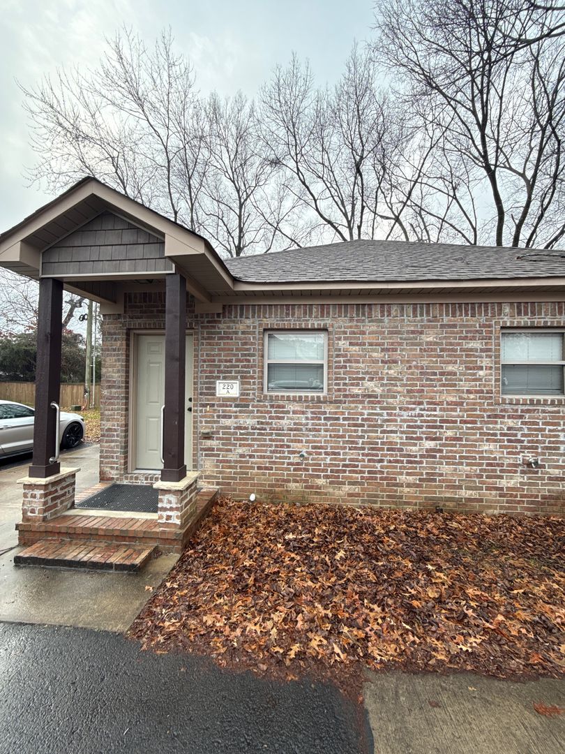 Russellville Apartment: 214-220 Tyler Rd.