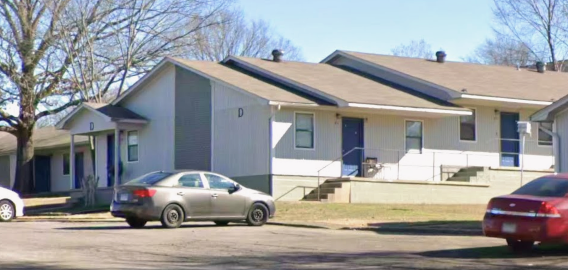 Russellville Apartment: 911-925 West 12th St.