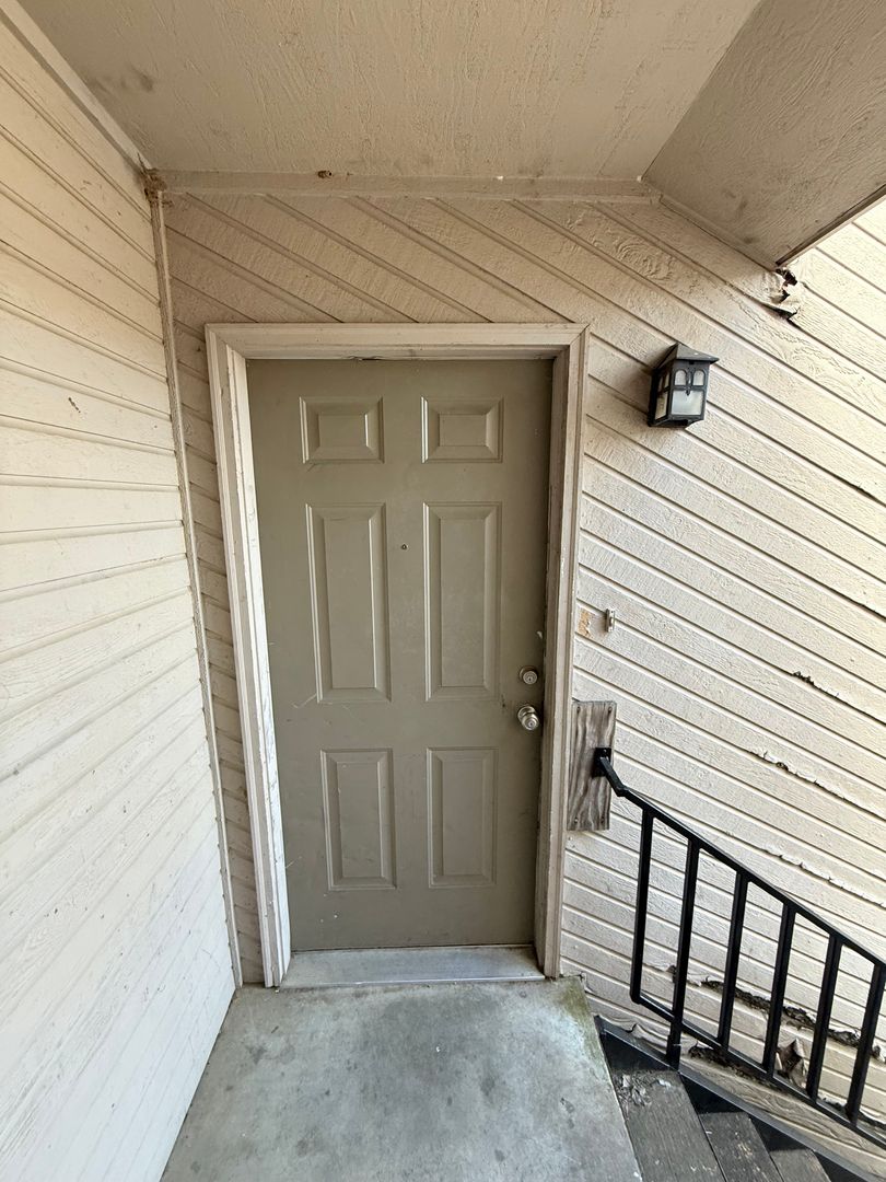 Russellville Apartment: 802-816 East O Street