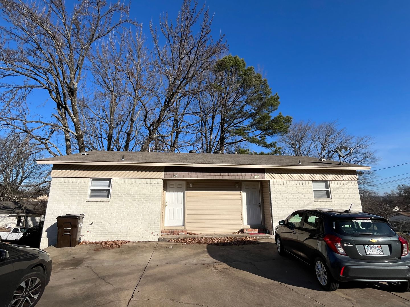 Russellville Apartment: 900 West 16th St.