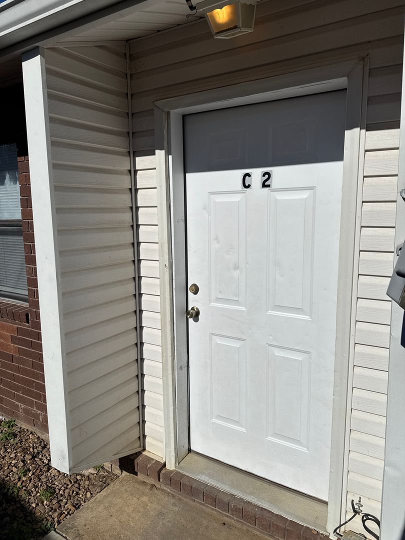 Dover Apartment: 72-112 Sequoya Dr.